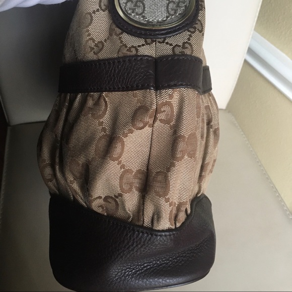 Gucci Shoulder Bag - Picture 10 of 12